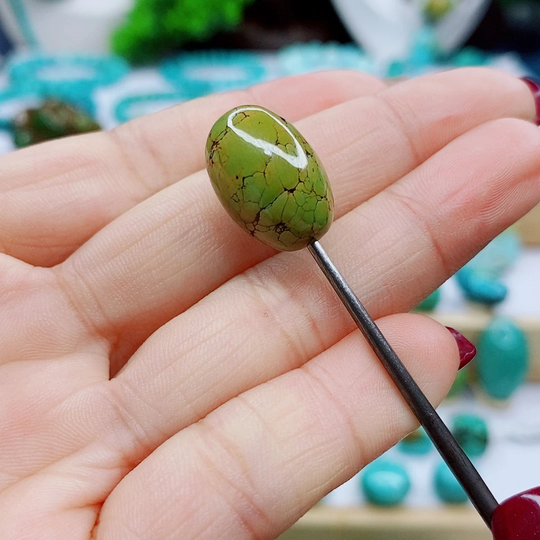 绿松石未镶嵌颈饰