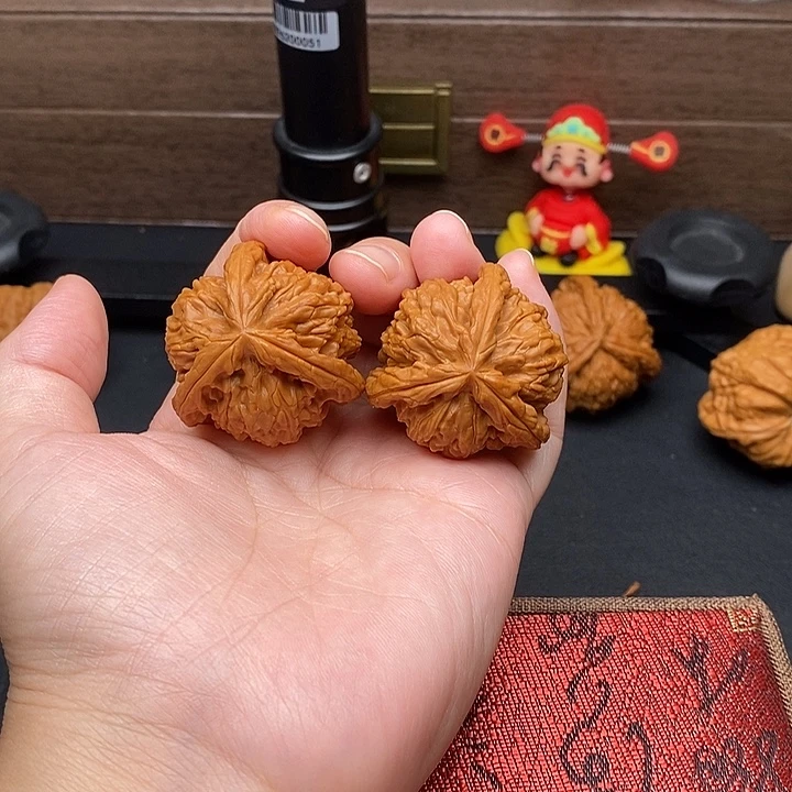 富***吧文玩核桃把件白奔