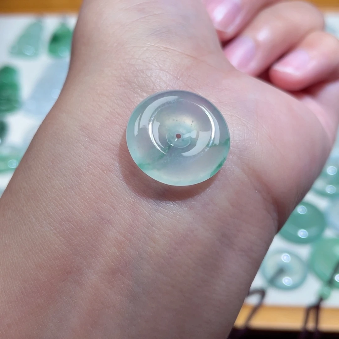 翡翠未镶嵌颈饰扣子