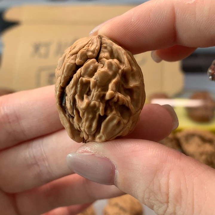 鸿***文玩核桃把件异形单只