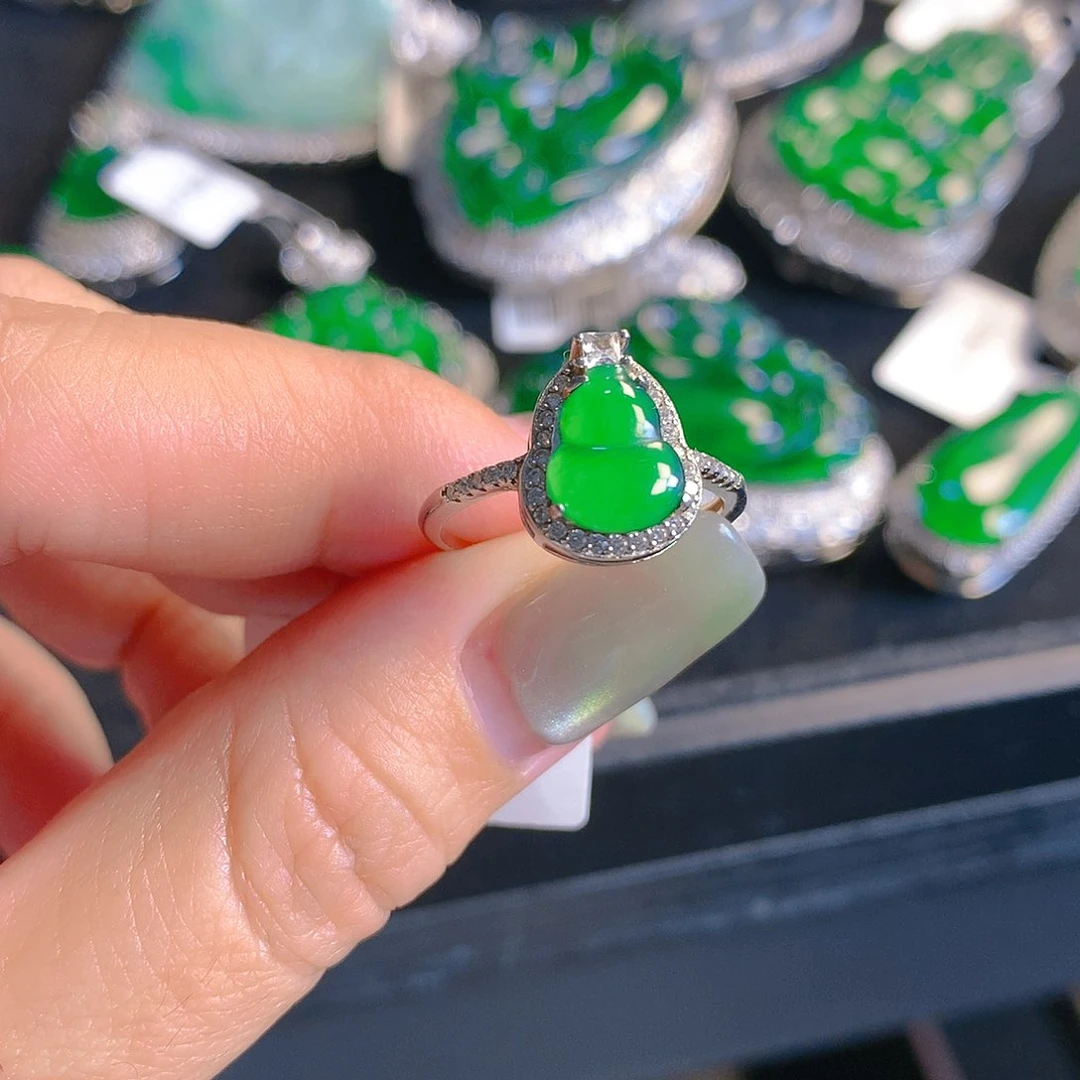 翡翠颈饰银S925镶嵌翡翠