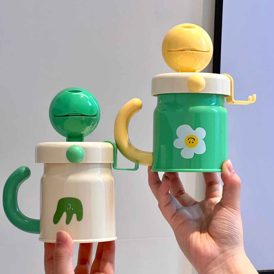 MOMO吸盘磁吸漱口杯牙刷置物架免打孔卫生间壁挂式儿童刷牙杯挂JJ