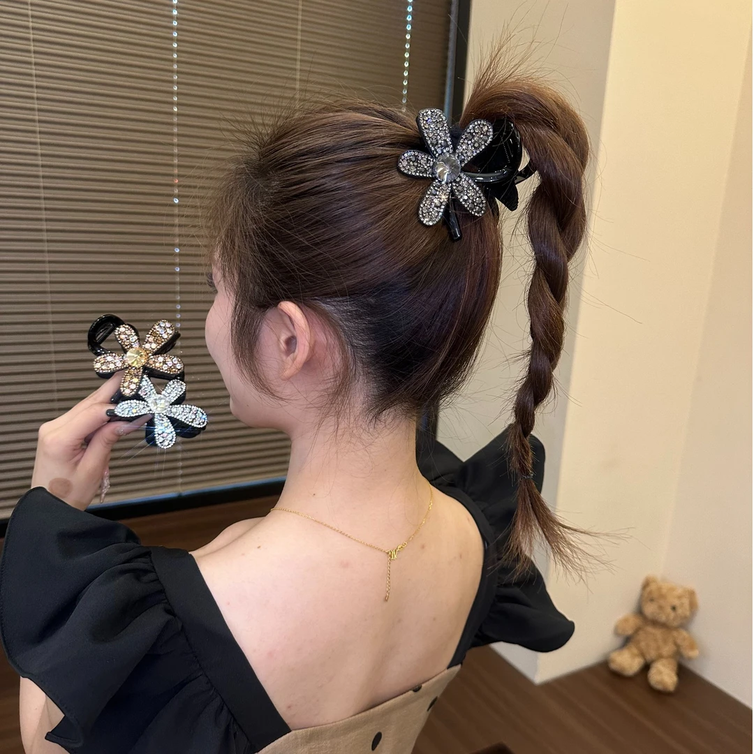 依牧轻奢闪钻花嫣抓夹韩版百搭高级感满钻后脑勺盘发鲨鱼夹