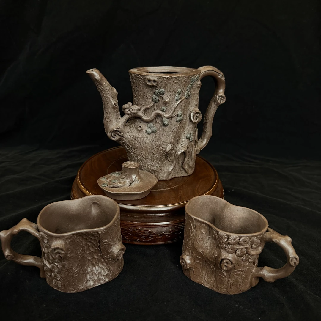 17/121317/桑黎兵/紫砂壶松鼠葡萄/