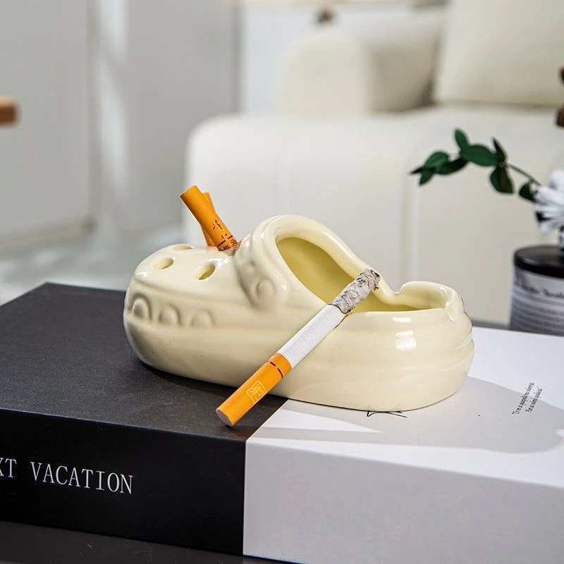 可爱洞洞鞋陶瓷烟灰缸办公室高颜值网红家用客厅烟缸潮流鞋烟防飞