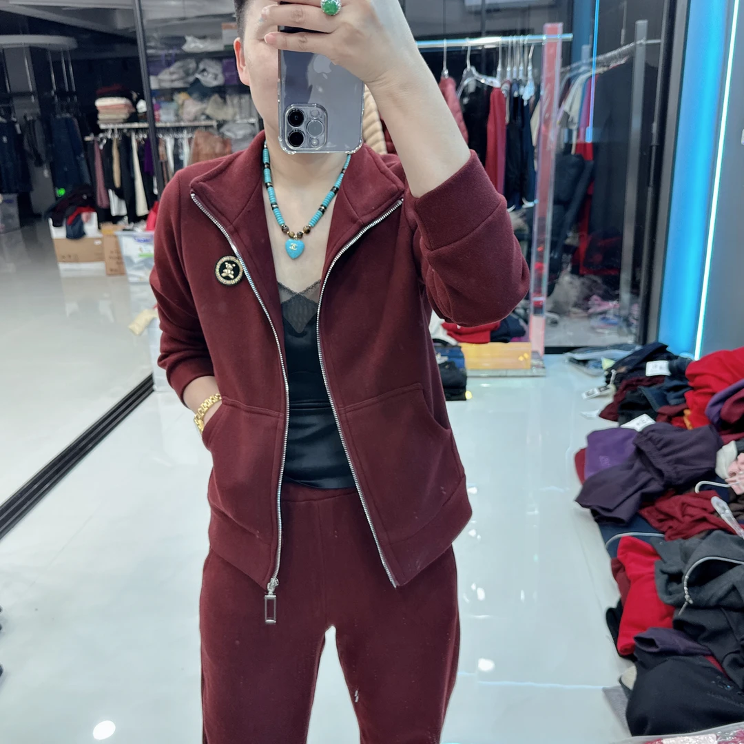 优质品牌拉链款3色薄绒超显瘦套装1133美丽