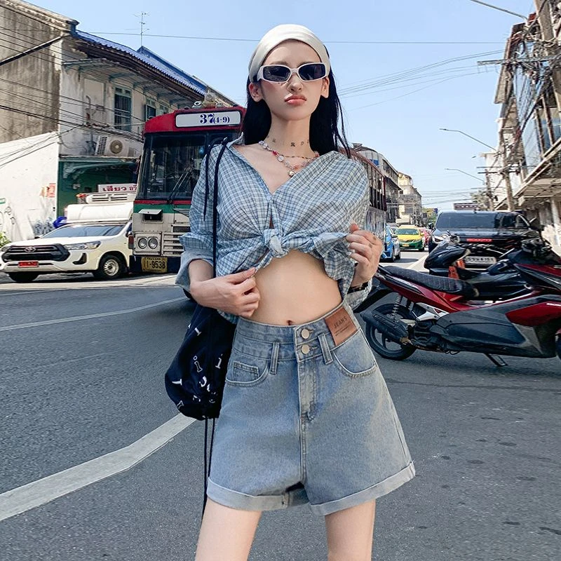 浅色牛仔短裤女夏季2025新款复古高腰显瘦设计感A字阔腿裤子爆款