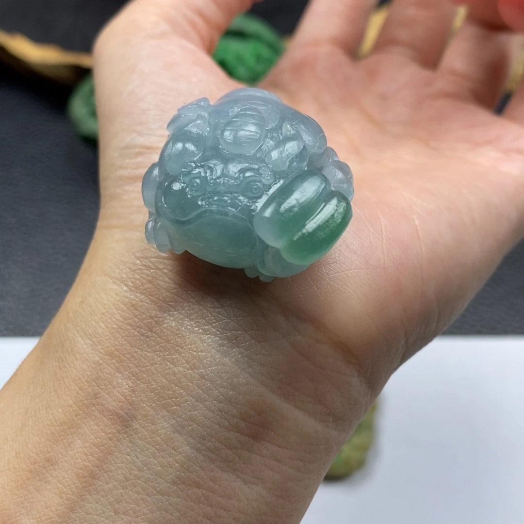 ****尘未镶嵌定制翡翠金蟾