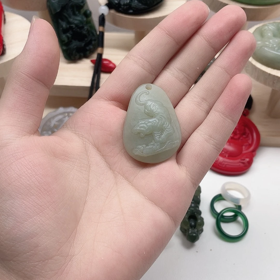 颈饰未镶嵌和田玉