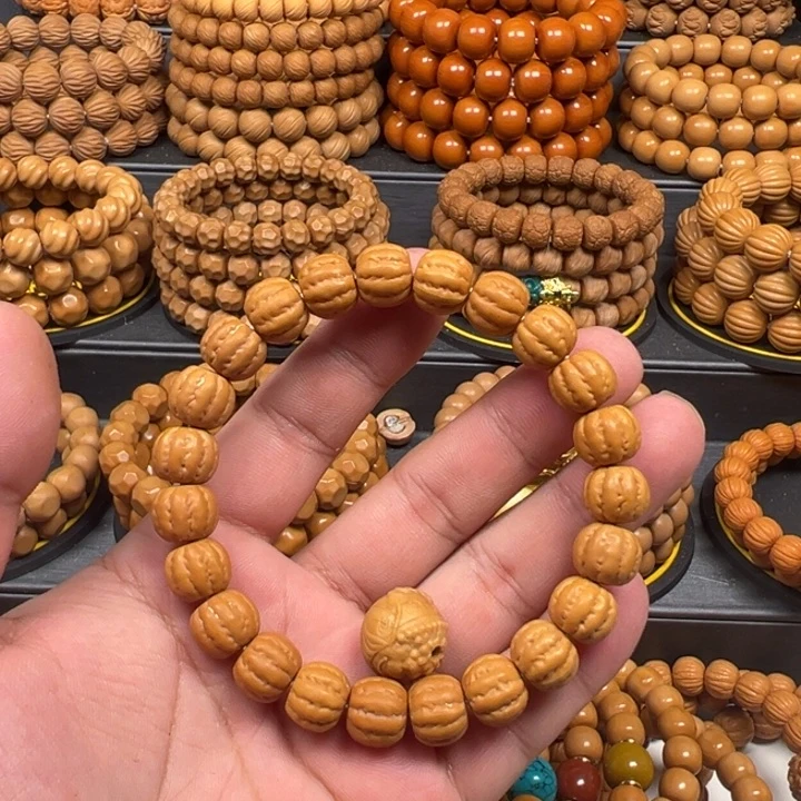 猴头核桃手串哈****司豆蔻八楞