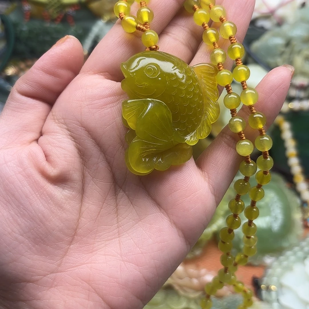 蛇纹石玉未镶嵌吊坠