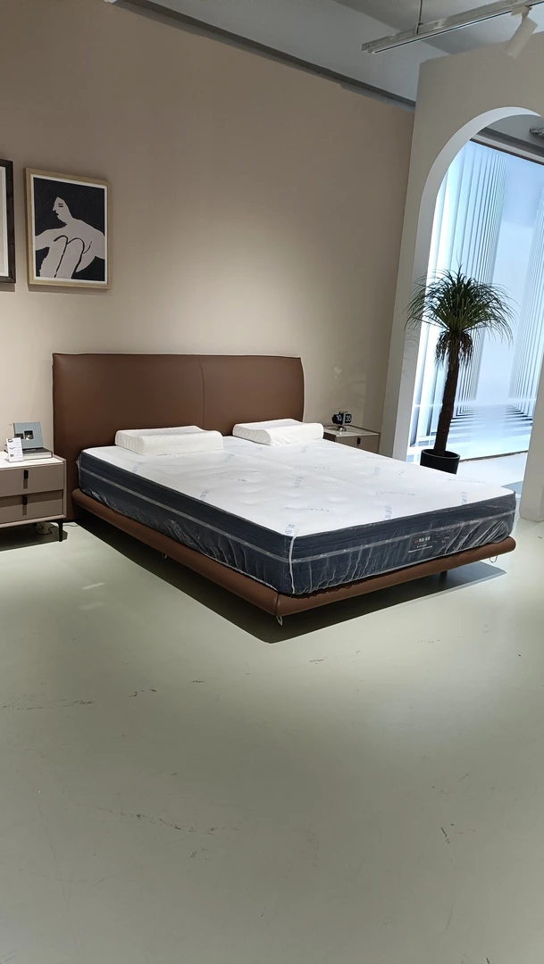 【春哥说家具】HZ-C2123意式极简香奈尔真皮床头层牛皮双人主卧床