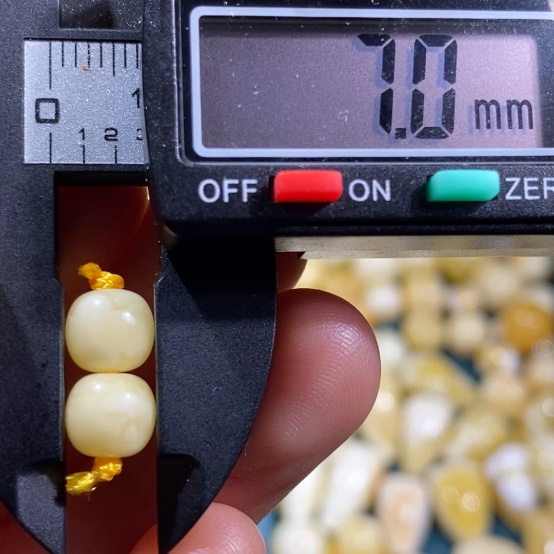 未镶嵌蜜蜡裸石配饰