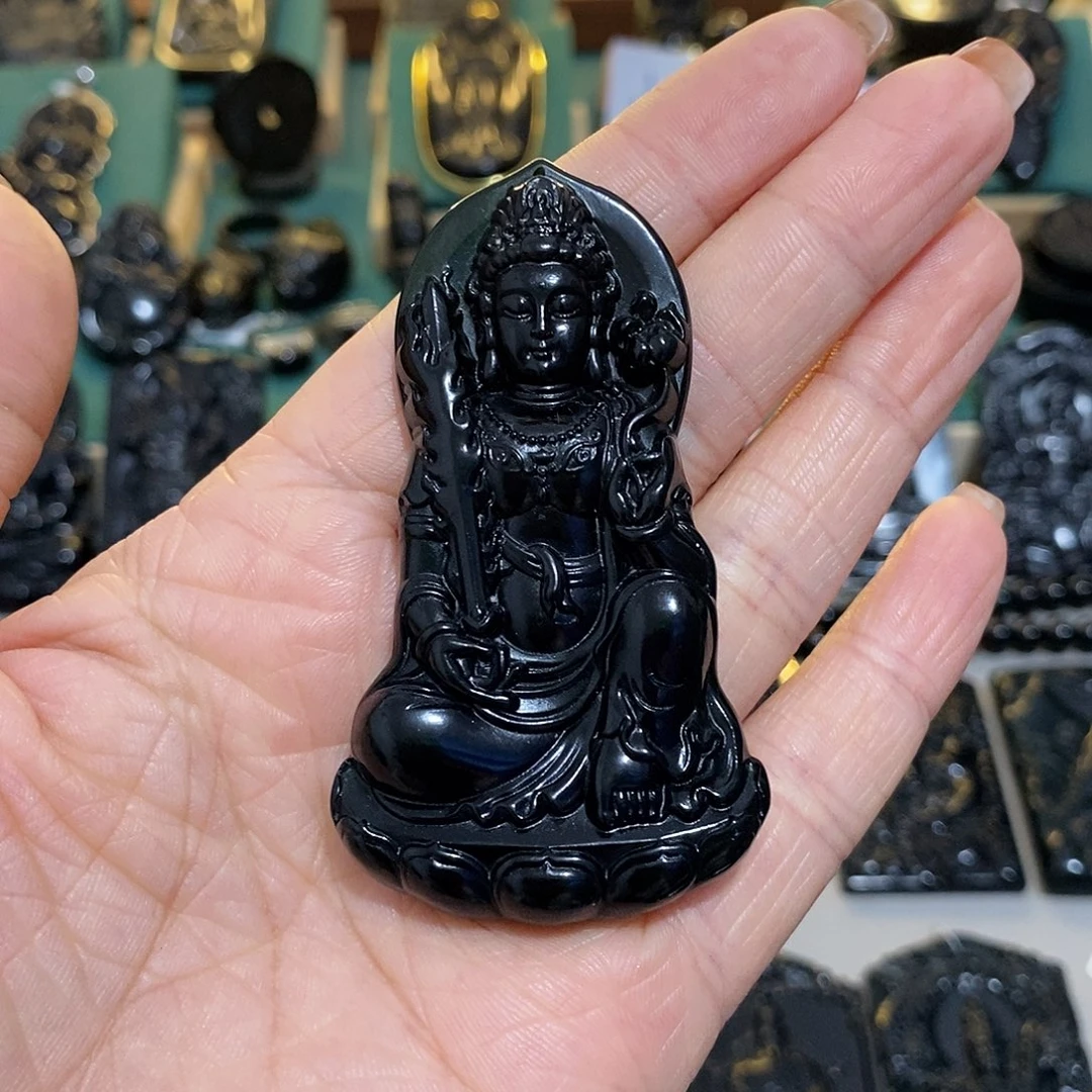 蛇纹石玉未镶嵌颈饰灰**迹