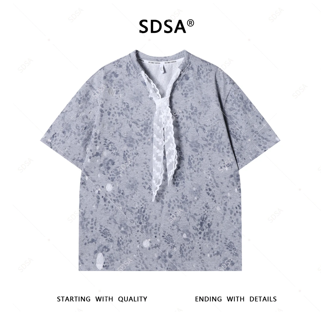 SDSA男士短袖t恤2025新款轻痞帅男装豹纹割破设计丝巾V领上衣时尚