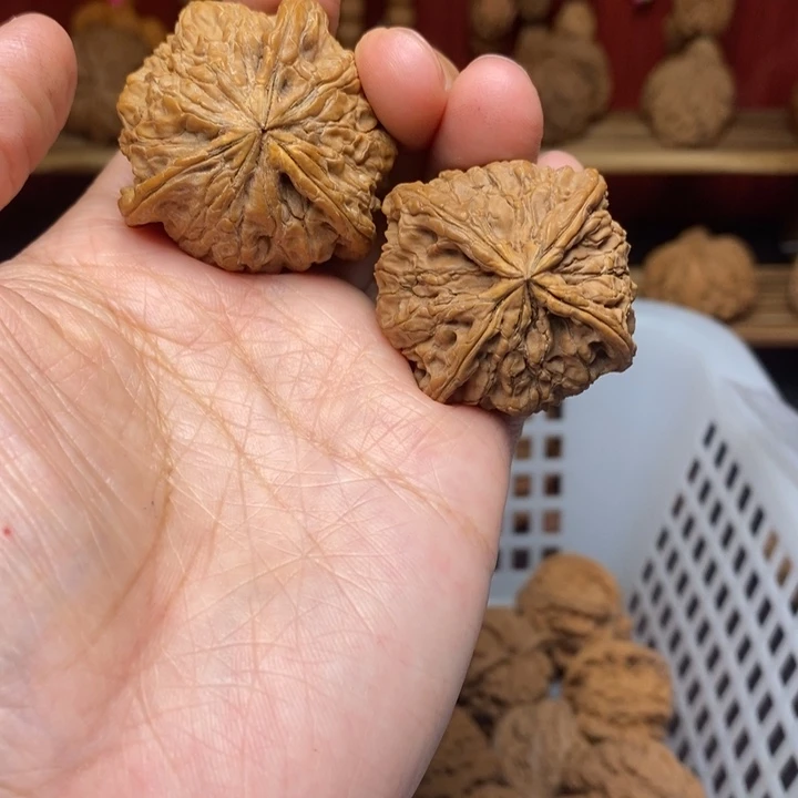 ****魏把件文玩核桃文玩