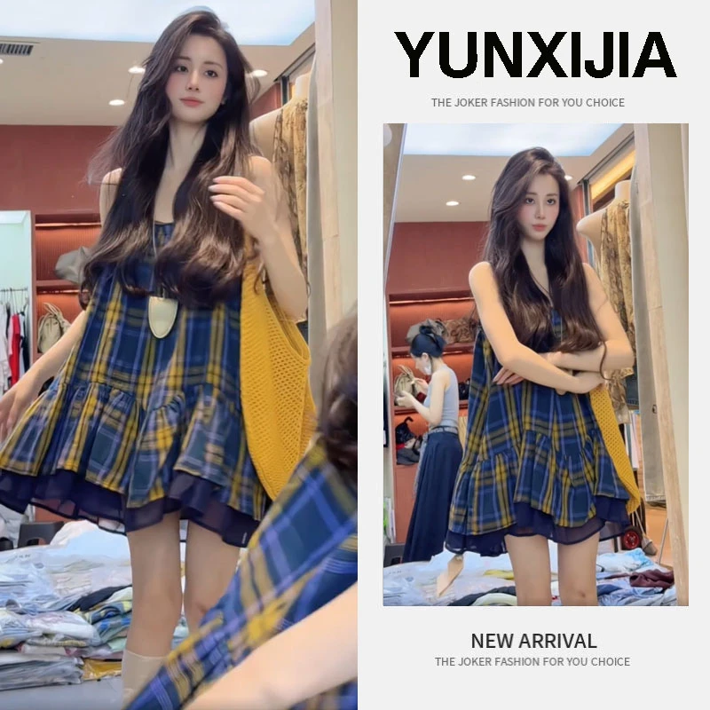 度假风露背格子吊带连衣裙女2025夏季新款时尚百搭裙子高腰学院风