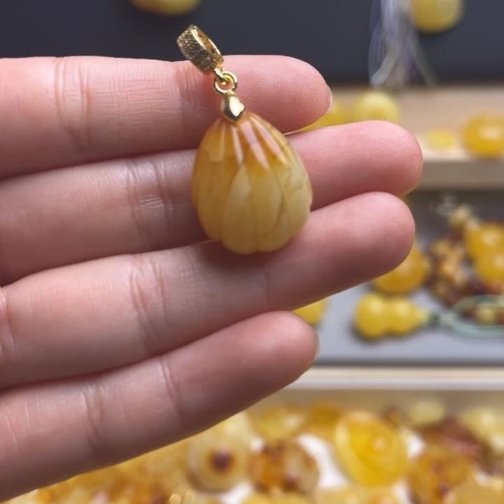 蜜蜡颈饰未镶嵌蜜蜡吊坠