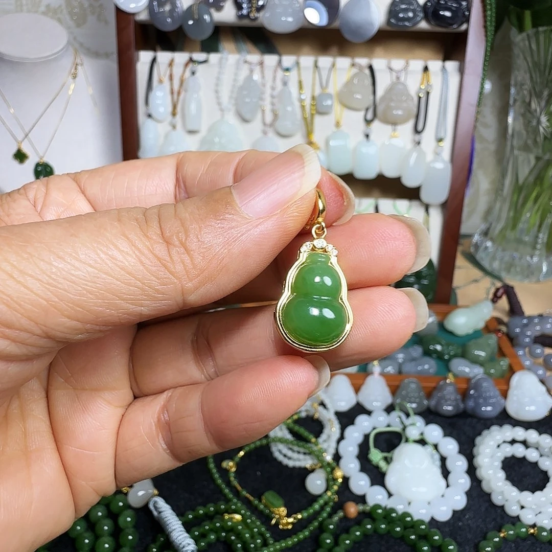 缪***缪吊坠(不含链)未镶嵌和田玉