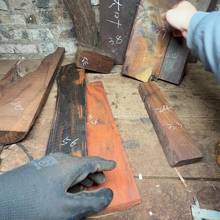 徐***芦香榧木大红酸枝交趾黄檀