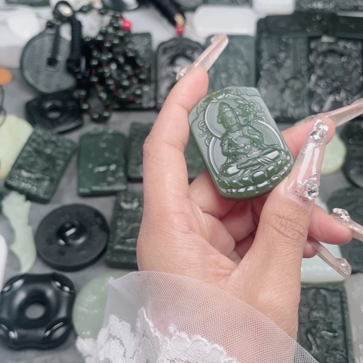 和田玉未镶嵌颈饰