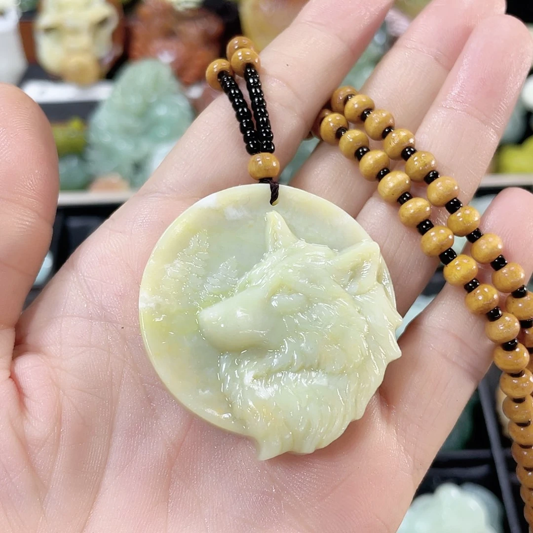 蛇纹石玉颈饰未镶嵌