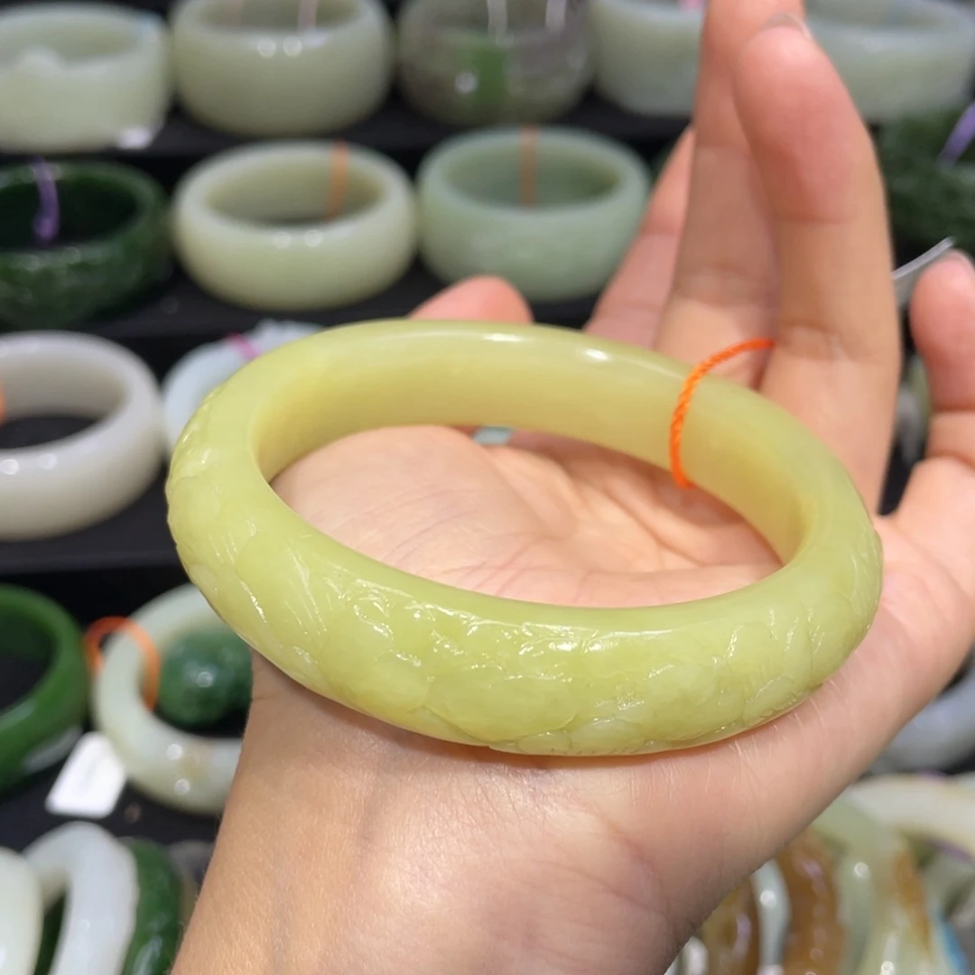 未镶嵌手镯和田玉93