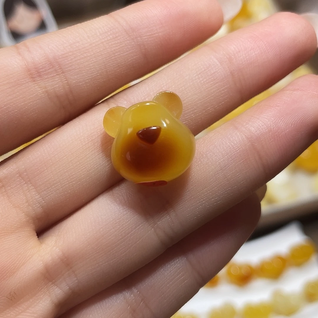 琥珀未镶嵌裸石熊头