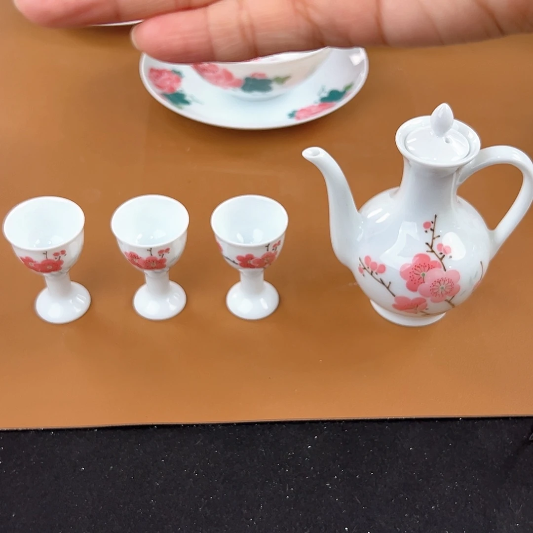 翠竹红梅一壶三杯