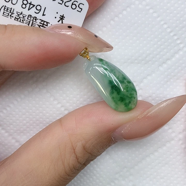 颈饰18K金镶嵌翡翠