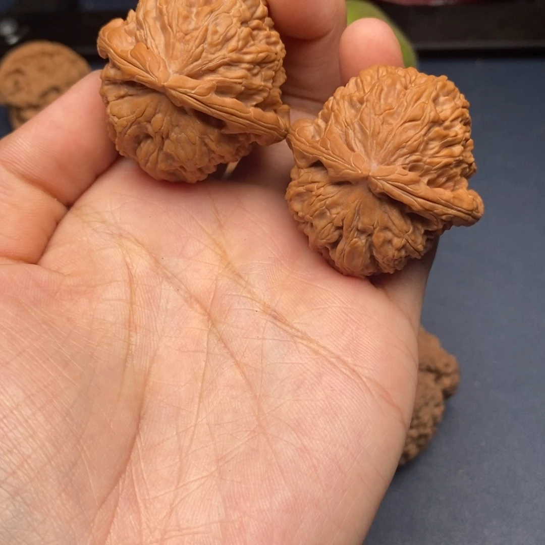 文玩核桃吊坠?****白狮子