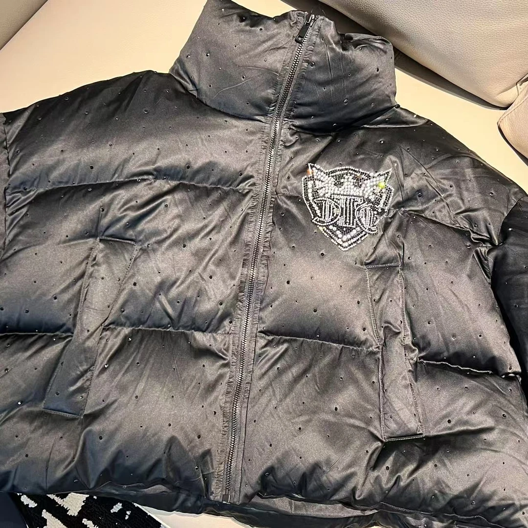 TCH服饰 店播-潮牌纯色黑色烫钻短款显身材外套女T72D19E9001