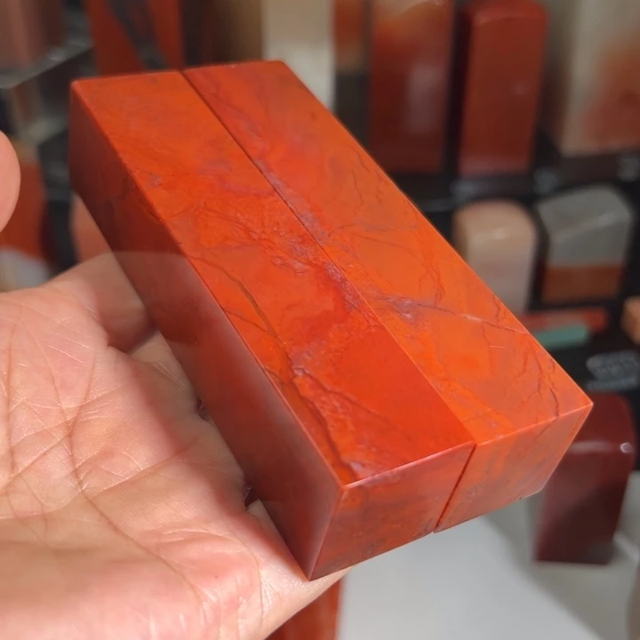 刘***画老挝石这么多年了还是