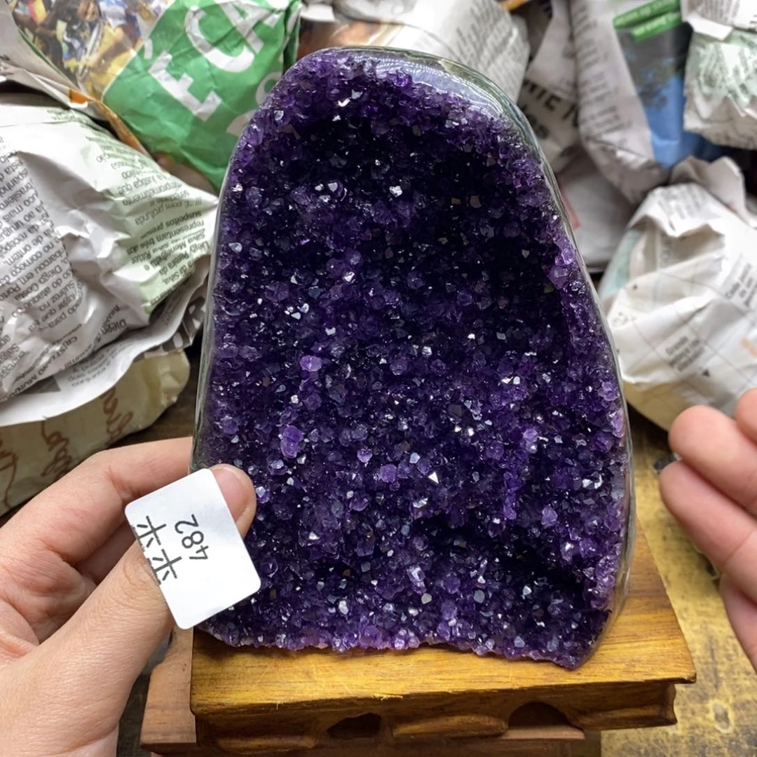 紫晶乌拉圭未镶嵌