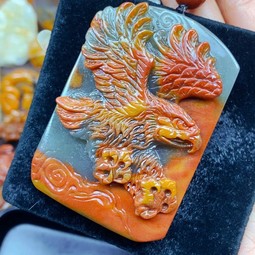 未镶嵌石英质玉（黄龙玉）颈饰