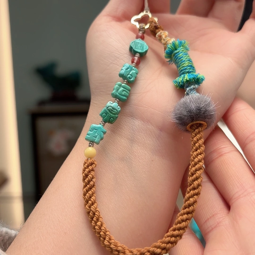 绿松石未镶嵌颈饰