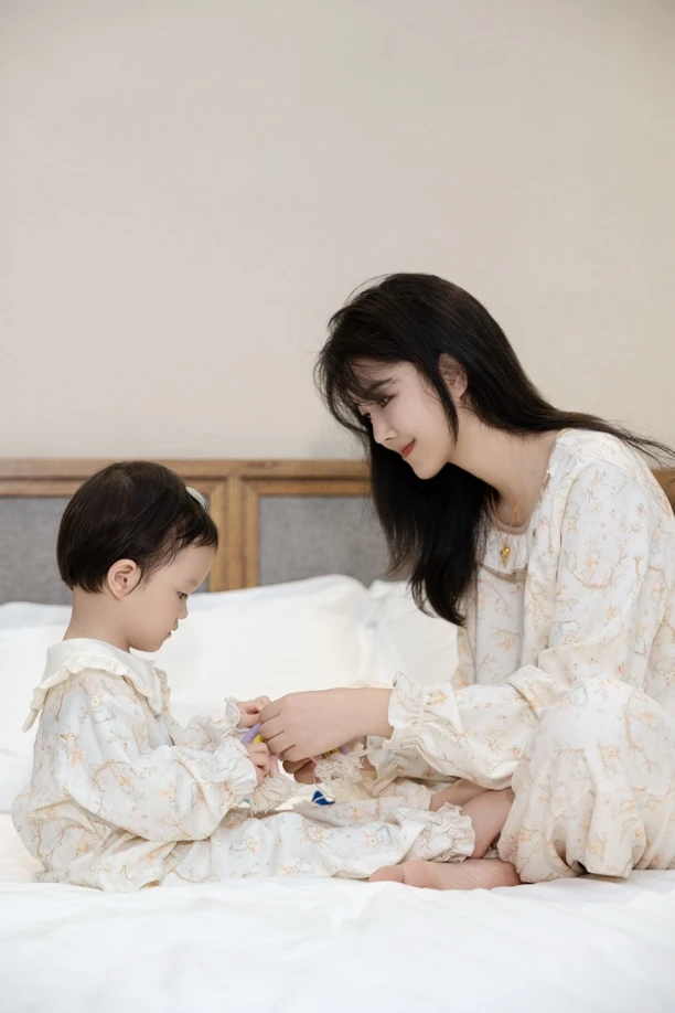 婴幼儿小兔乐享舒适成人家居服918