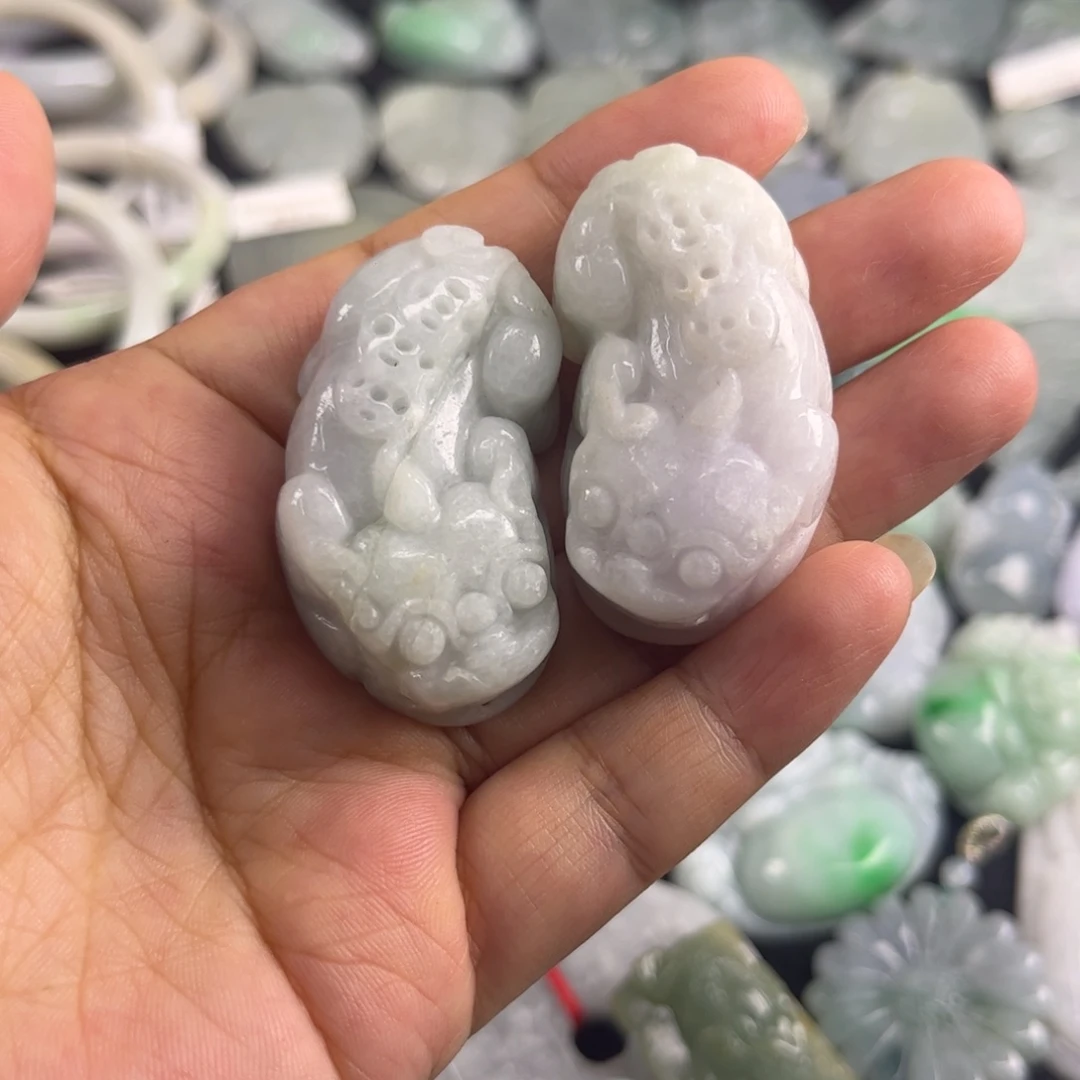 翡翠未镶嵌吊坠(不含链)瑕疵