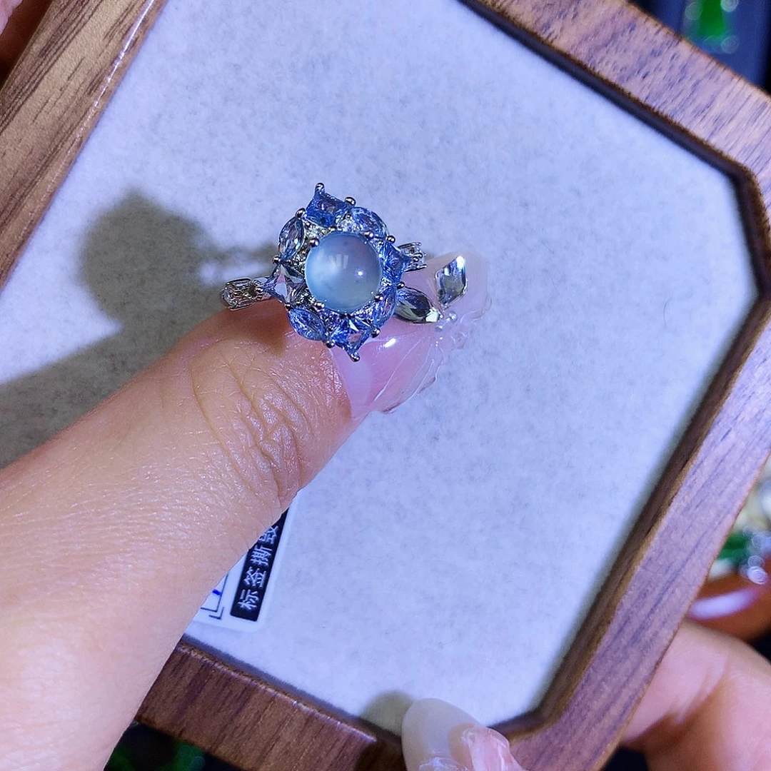 翡翠戒指银S925镶嵌天然翡翠戒指