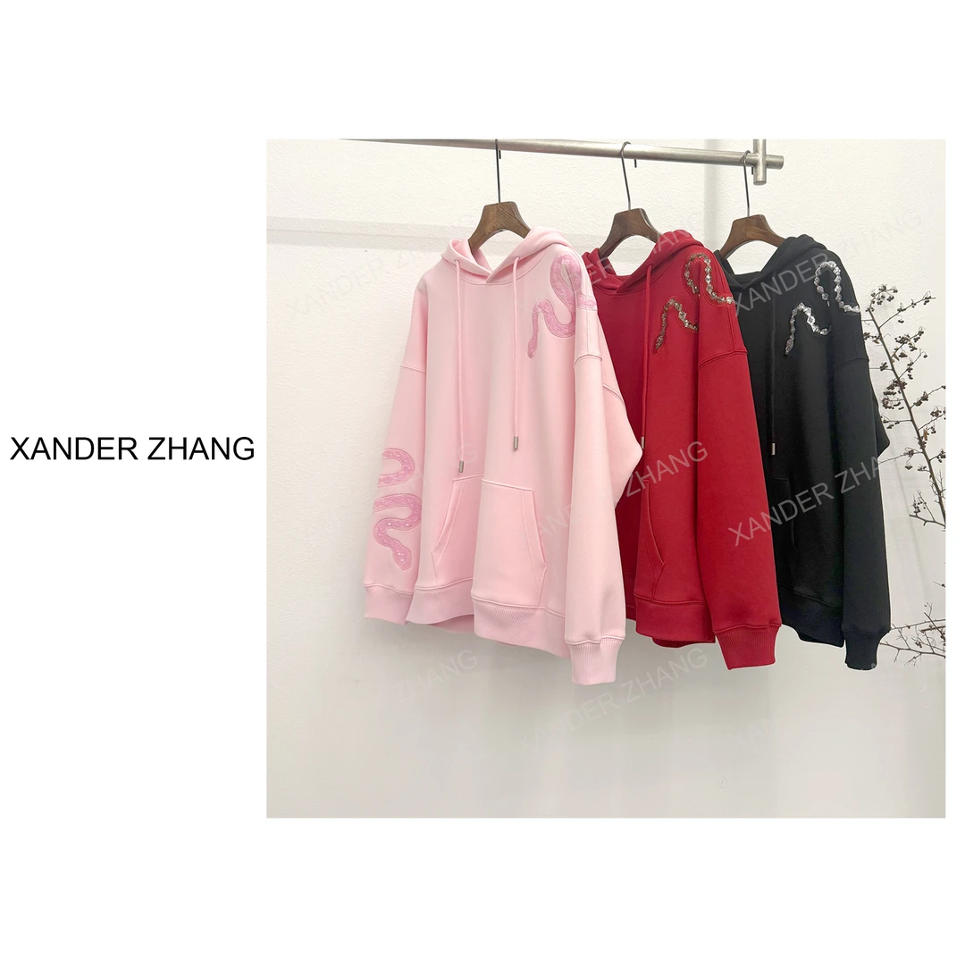 山大张重工刺绣蛇年新年氛围感卫衣YBW1J010宽松显瘦不对称时髦感