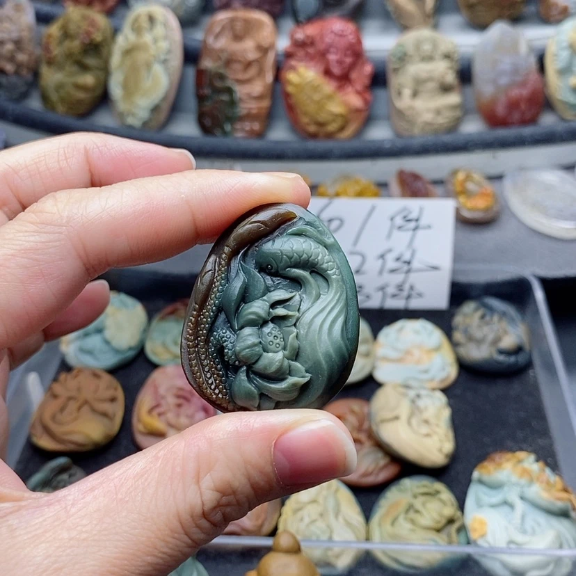 【闪购商品】定制石英质玉吊坠未镶嵌