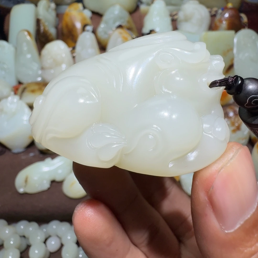 暖***色和田玉未镶嵌把件