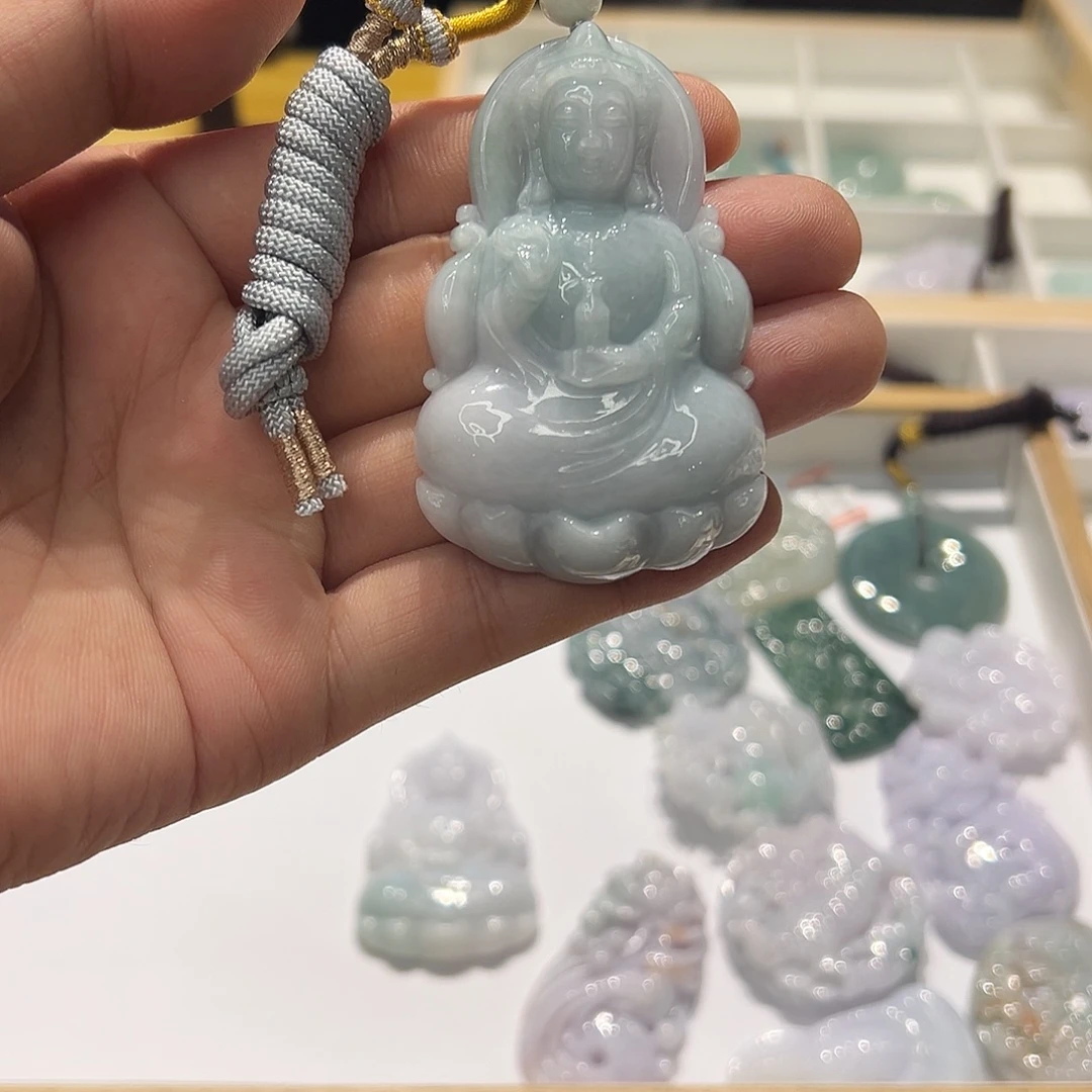 颈饰未镶嵌翡翠挂件