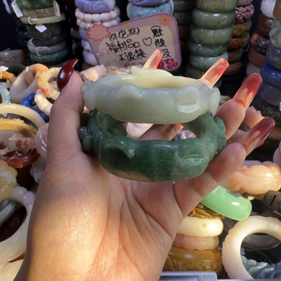 石英质玉（佘太翠）未镶嵌手镯41。5758。微瑕不退换一个价