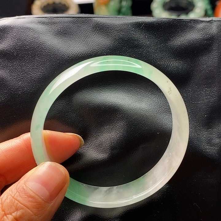 石英质玉（非洲翠）未镶嵌手镯