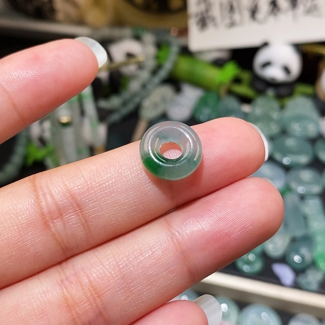 翡翠未镶嵌颈饰冰飘花甜甜圈