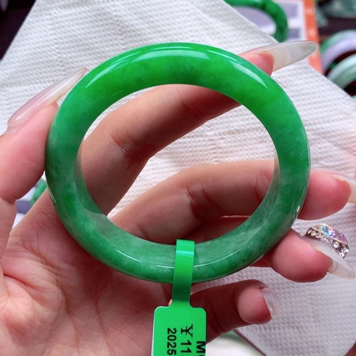 翡翠未镶嵌手镯翡翠