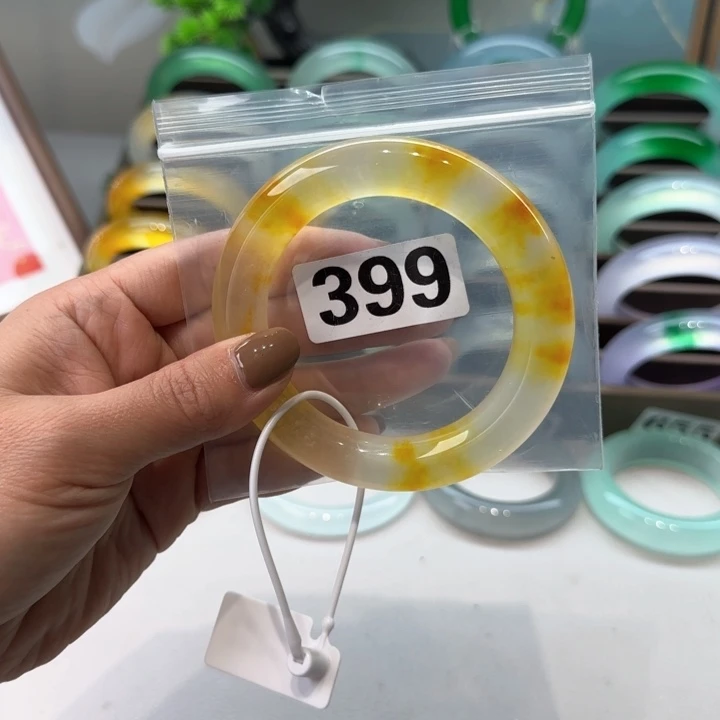 玉哈****子时尚飘花手镯399