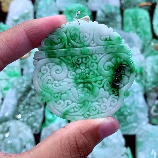 吊坠(不含链)未镶嵌翡翠