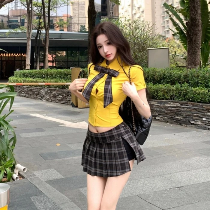 学院风蝴蝶结黄色短袖衬衫女夏纯欲辣妹性感短款鱼骨小上衣多巴胺